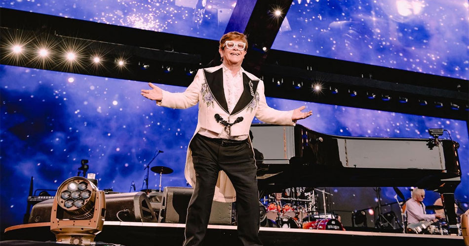 Turnê de despedida de Elton John registra maior bilheteria da história da música