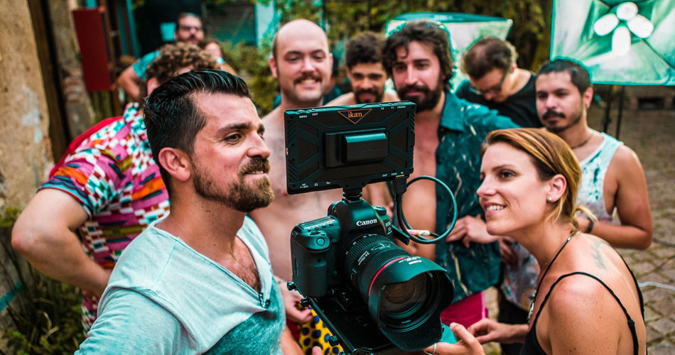MIS apresenta mostra de casal brasileiro que deu a volta ao mundo produzindo videoclipes