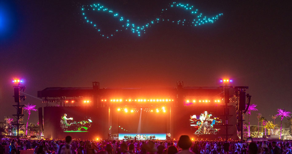 Björk usa 800 drones para iluminar show em Coachella; veja fotos e vídeos