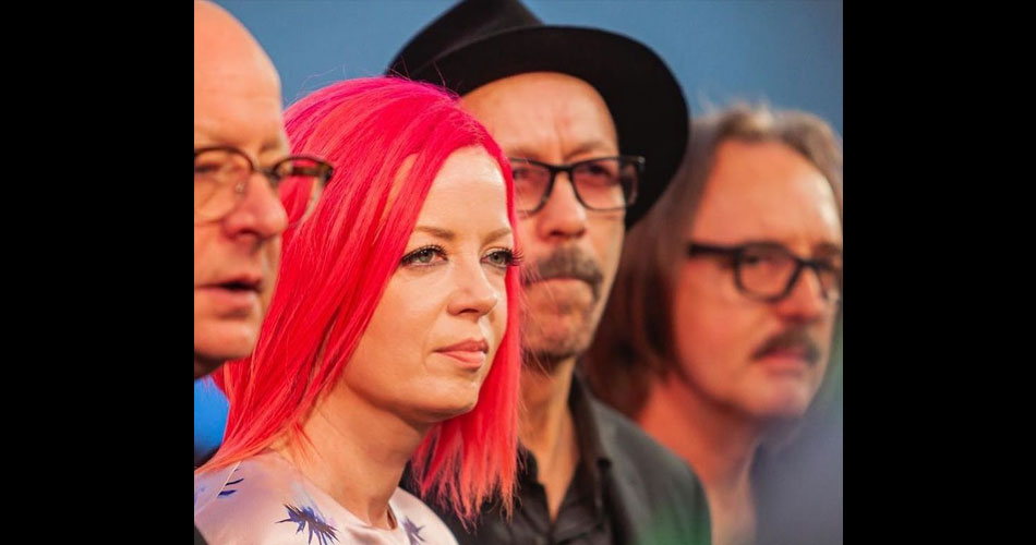 Garbage libera sua versão cover de “Cities in Dust” do Siouxsie & The Banshees