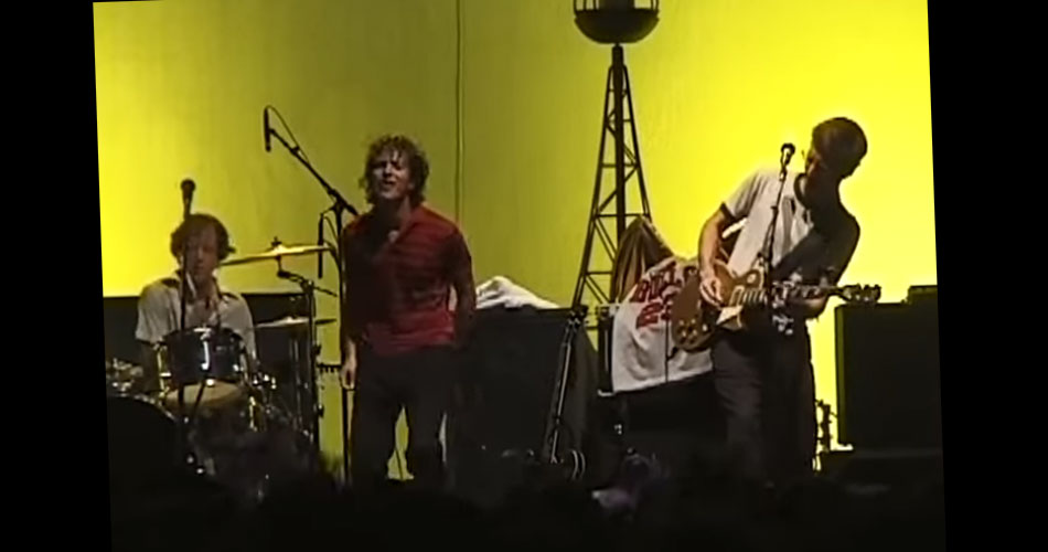 Pearl Jam libera vídeo de “Do the Evolution” ao vivo em 1998 na Austrália