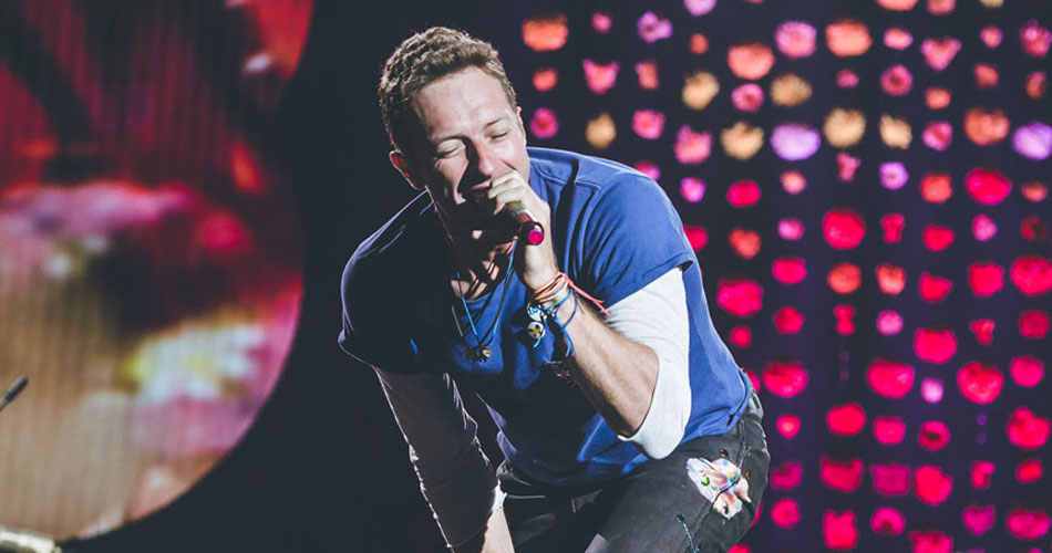 Coldplay faz homenagens à Tina Turner em show na Espanha