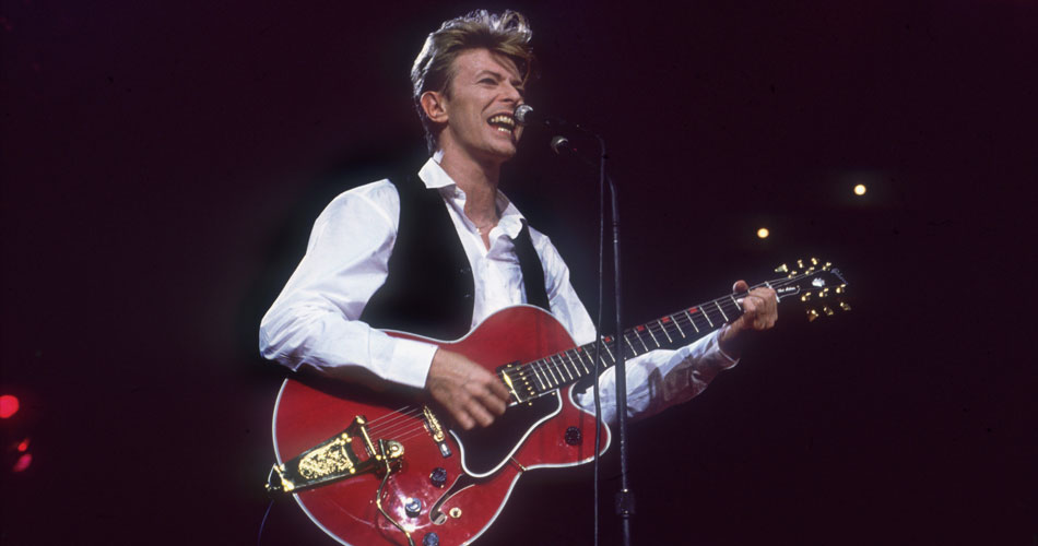 Clássico de David Bowie dá vida a novo single country de Chris Young