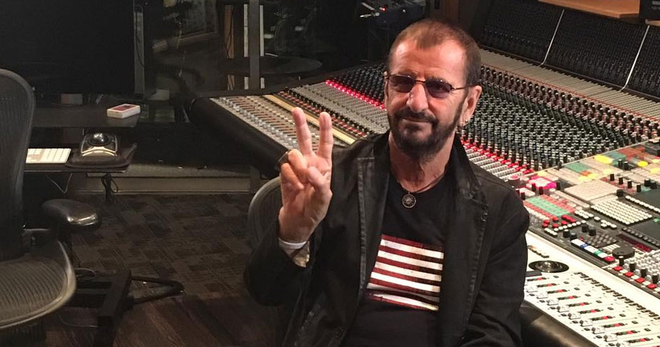 Ringo Starr diz que Beatles jamais “falsificariam” voz de John Lennon com IA