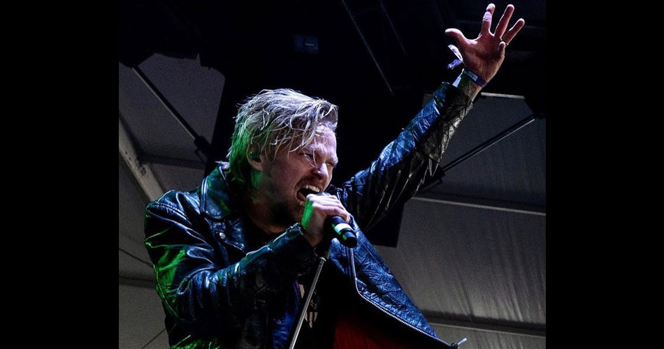 Erik Grönwall, novo vocal do Skid Row, impressiona em versão cover de clássico do Bon Jovi