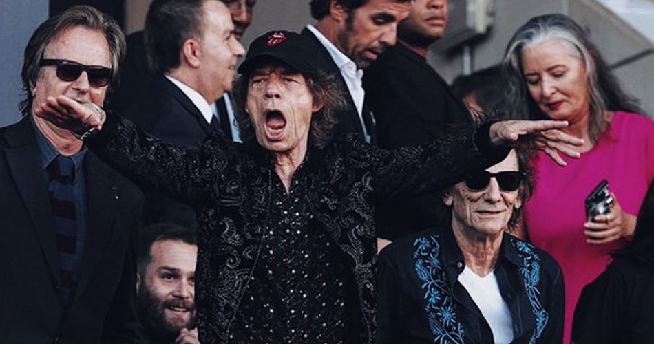 Com Mick Jagger no estádio, Barcelona veste camisa dos Rolling Stones e perde para o Real Madrid