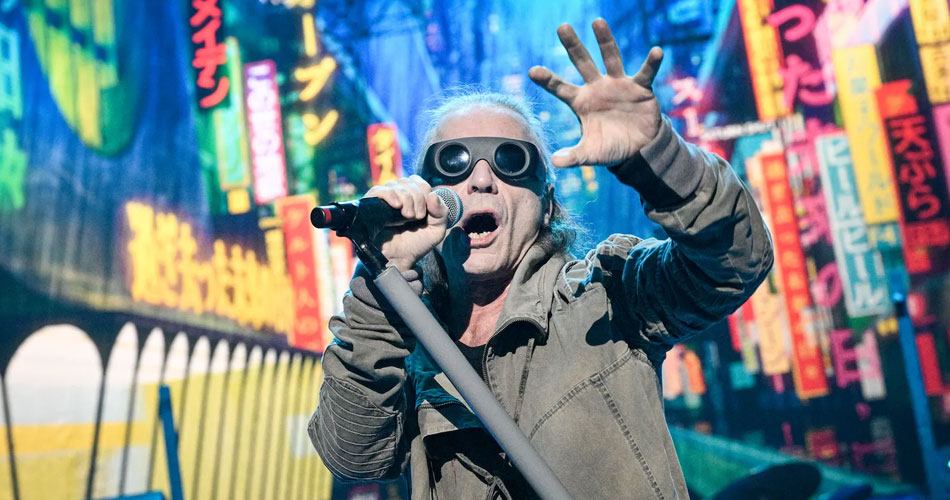 Bruce Dickinson interpreta vocalista do ABBA cover em novo filme de terror