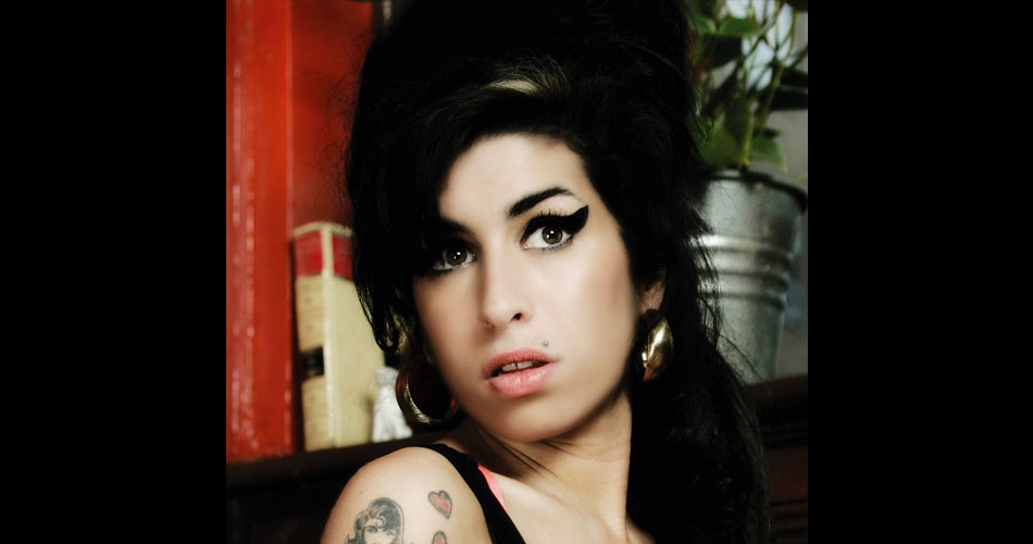 Amy Winehouse: novo vídeo de “In My Bed” traz imagens inéditas da cantora
