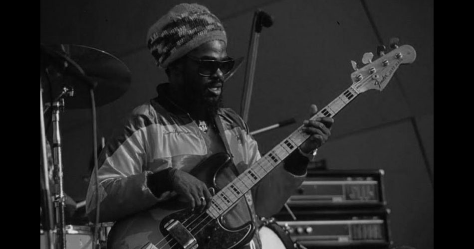 Aston Barrett, baixista de Bob Marley and the Wailers, morre aos 77 anos