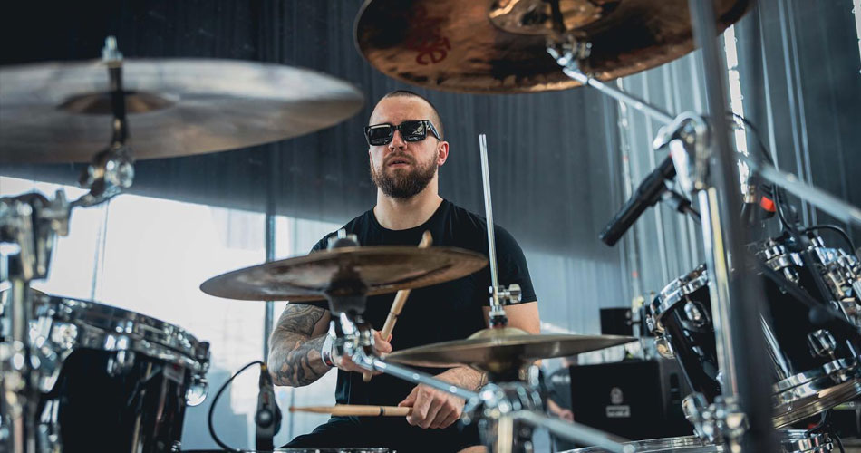 Guitarrista do Fear Factory diz que Eloy Casagrande é baterista do Slipknot - A Rádio Rock