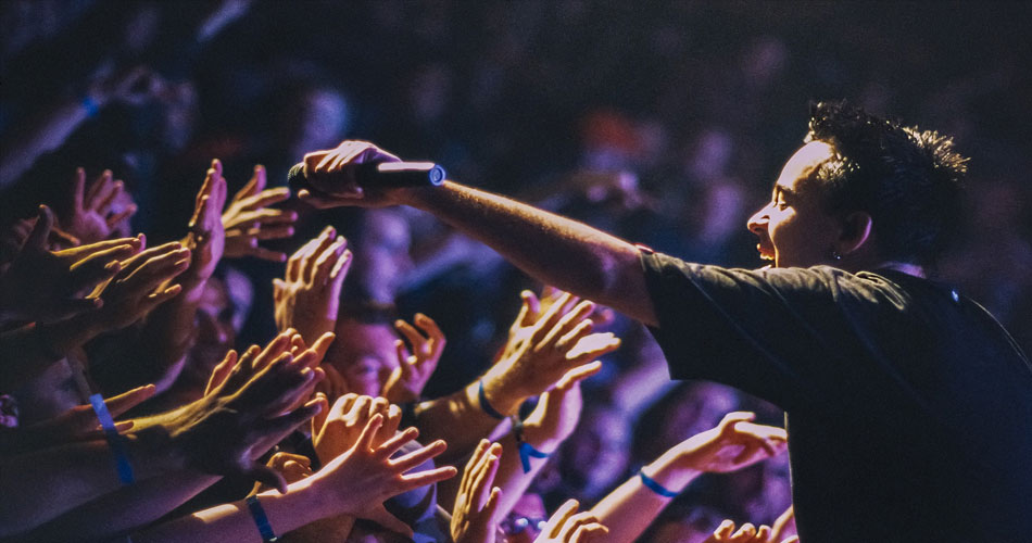 Linkin Park considera recrutar uma cantora para turnê em 2025, diz site